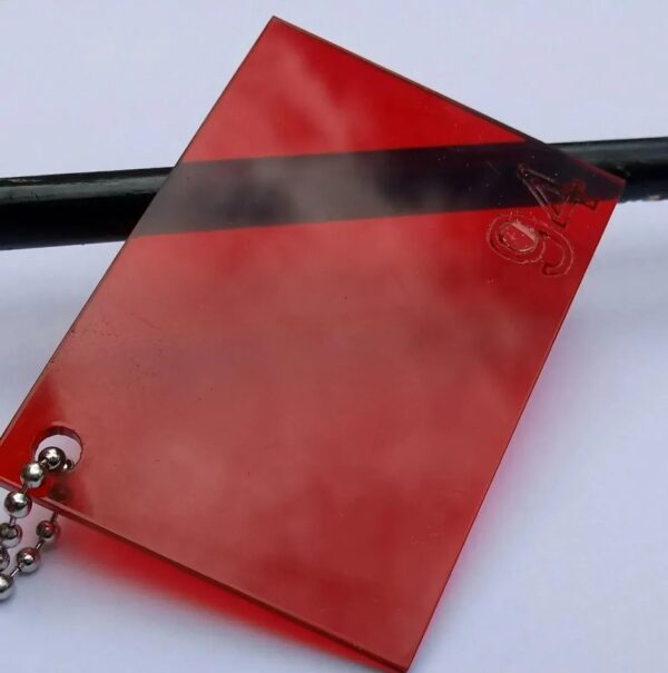 Chapa Acrílico Cor Vermelho Translucido Cod: 94 / 50cm X 40cm X 2mm
